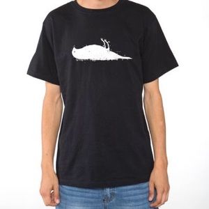 Atticus Clothing distressed bird t shirt M